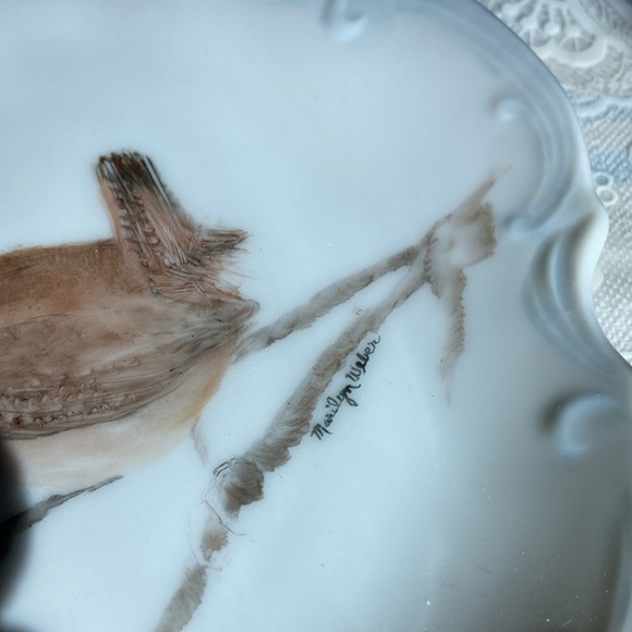 ARTISAN hand painted pair of plates w/wrens to hang or display. $49 - Picture 5 of 8